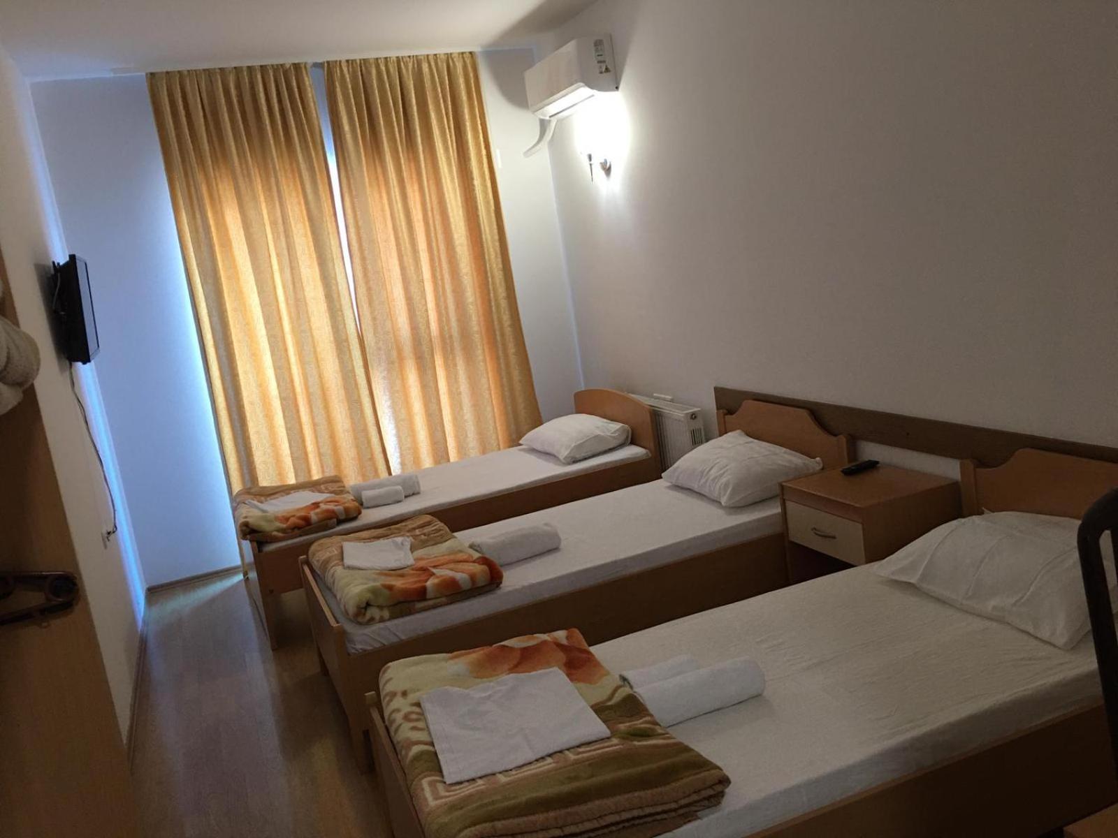 Hotel Diplomat Struga Esterno foto