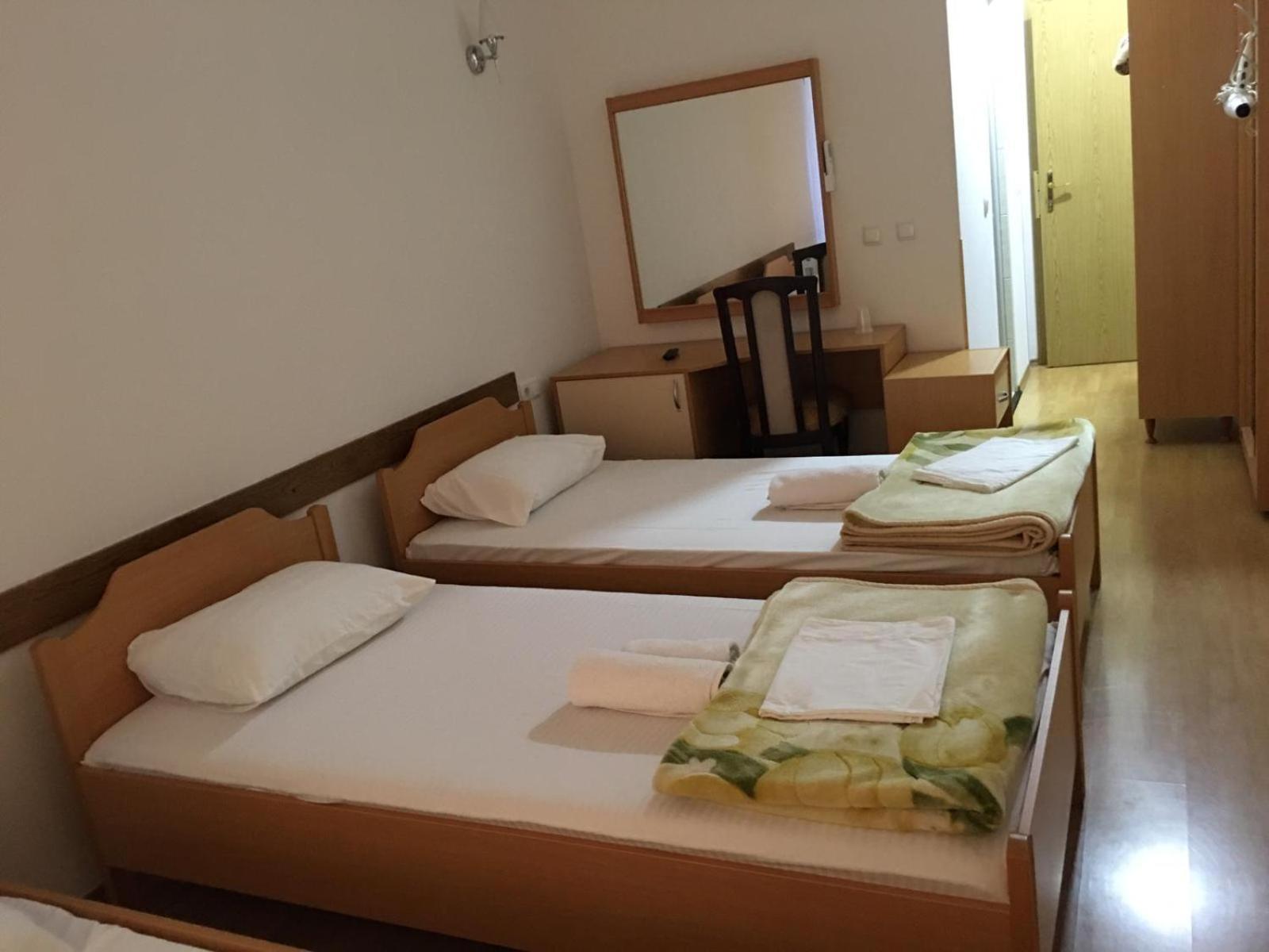 Hotel Diplomat Struga Esterno foto