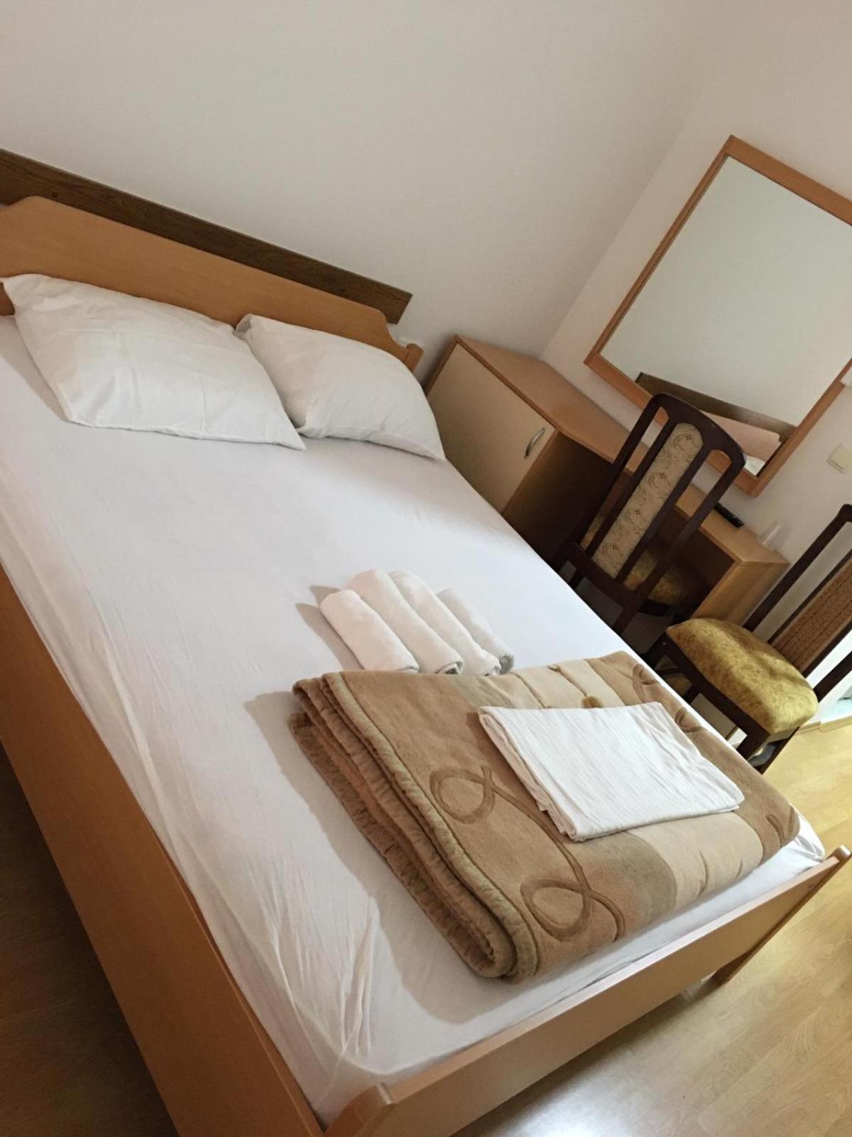 Hotel Diplomat Struga Esterno foto